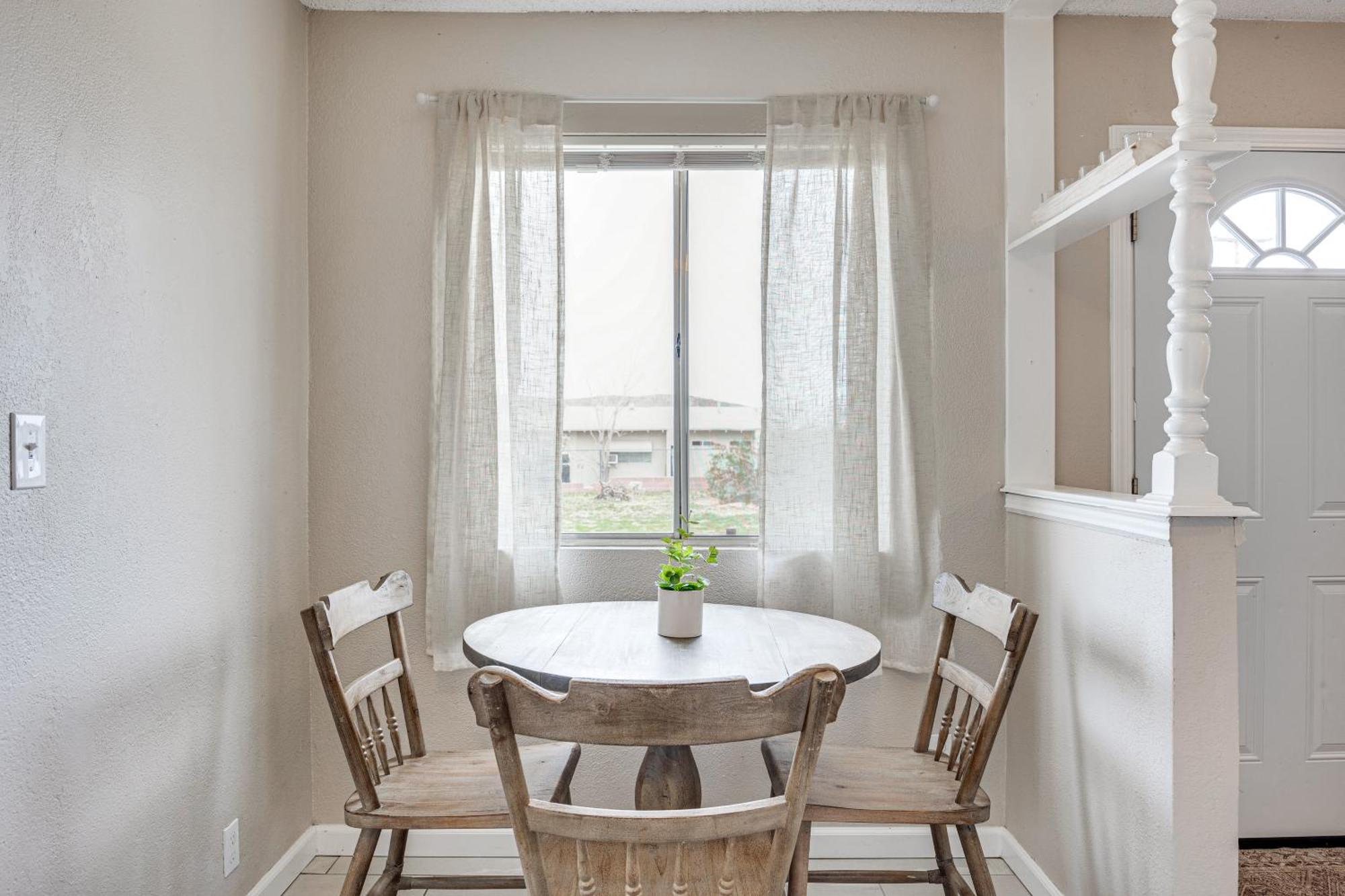 Convenient Joshua Tree Apartment - Walk To Town! エクステリア 写真