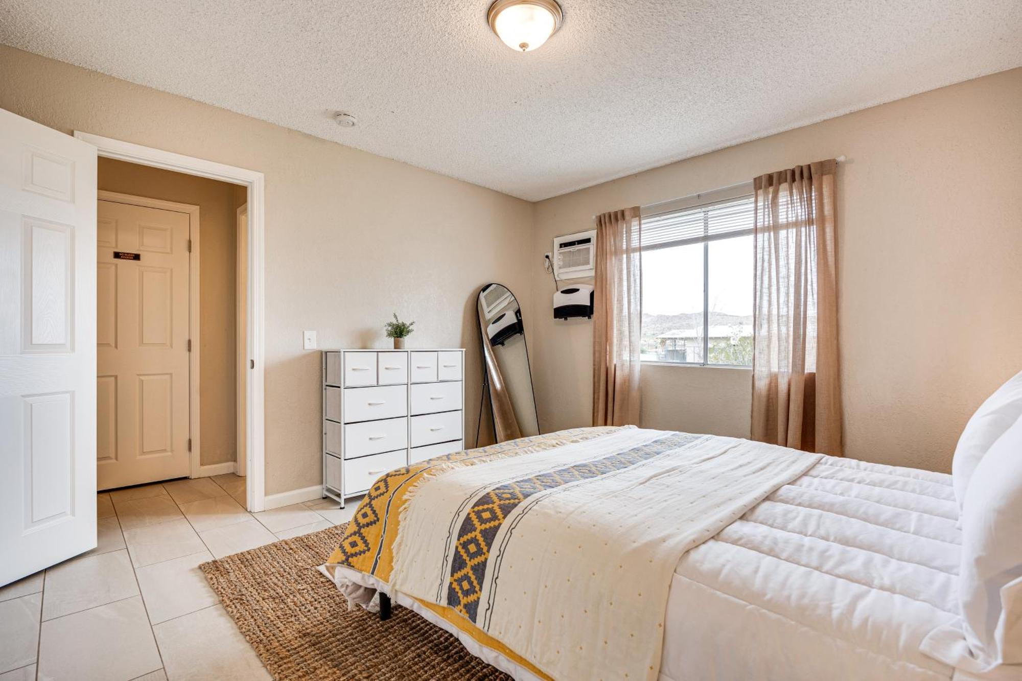 Convenient Joshua Tree Apartment - Walk To Town! エクステリア 写真
