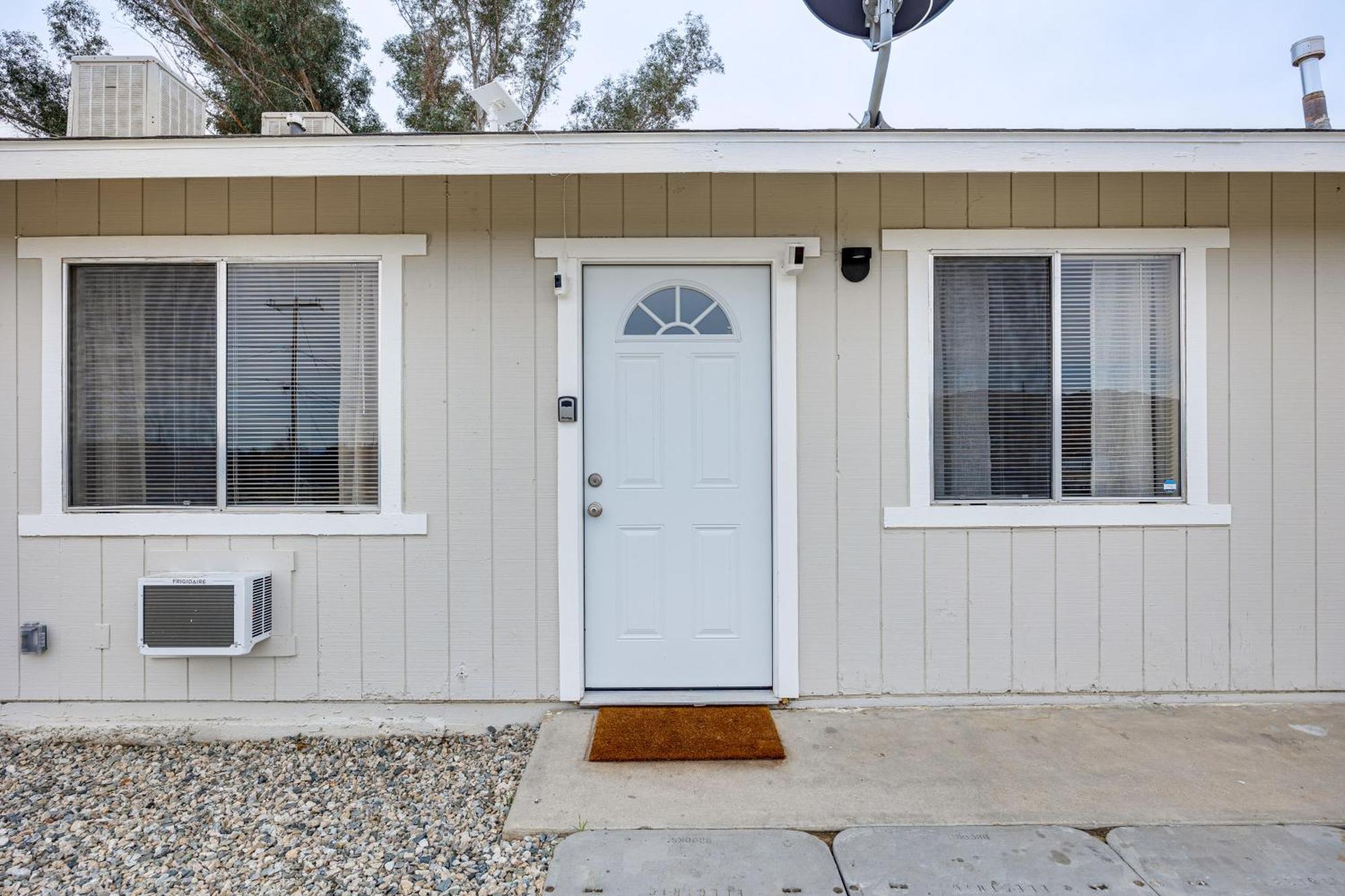Convenient Joshua Tree Apartment - Walk To Town! エクステリア 写真